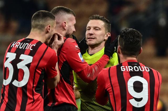 雷速官网-梁熙明：嫩哨让米兰3分变0分 有利是个技术活